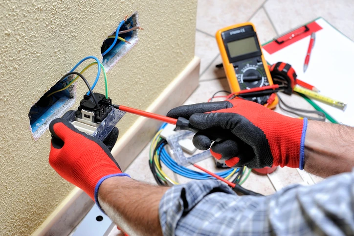 Common Electrical Issues in Tampa Homes and How to Fix Them